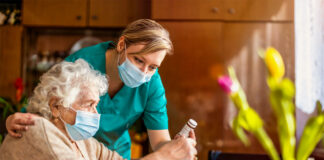 SE SOLICITA CUIDADORA 4 HORAS DIARIAS (SÁBADOS, DOMINGOS Y FERIADOS DE 9:00 A 13:00 HS) cuidadora-fines-de-semana-weekends-caregiver
