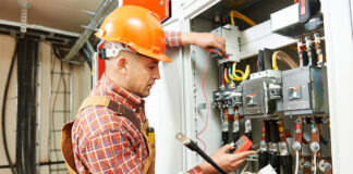 SE NECESITA ELECTRICISTA Y MAESTRO DE OBRA PARA IMPORTANTE EMPRESA, SE OFRECE BUEN SUELDO electricista employee