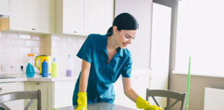 SE REQUIERE EMPLEADA DE LIMPIEZA/MUCAMA CON CAMA PARA CASA DE FAMILIA, JORNADA COMPLETA empleada domestica domestic employee