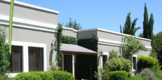 SE SOLICITA EMPLEADA/CASERA PARA CASA EN COUNTRY CERRADO. SE OFRECE VIVIENDA, BUEN SUELDO Y ESTABILIDAD LABORAL empleada para cuidado limpieza y labores generales en casa en conuntry cerrado domestic maid guardese female staff