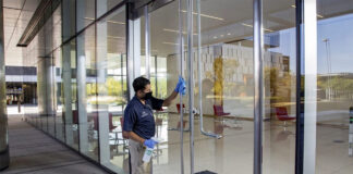 SE REQUIERE CONSERJE (MUJER Y/O HOMBRE) PARA IMPORTANTE EMPRESA CONSULTORA, INCORPORACIÓN INMEDIATA empleado de limpieza masculino cleaning
