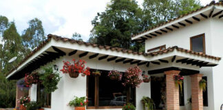 SE REQUIERE MATRIMONIO DE CASEROS PARA LIMPIEZA Y MANTENIMIENTO DE CASA QUINTA, TIEMPO COMPLETO finca farm