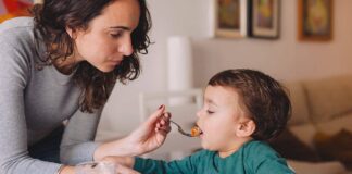 SE NECESITA NIÑERA PARA EL CUIDADO DE BEBÉ DE 7 MESES, DE LUNES A VIERNES DE 8:00 A 17:00 HS. niñera pedagogica pedagogical babysitter