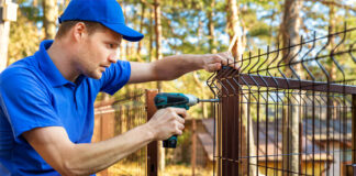 SE NECESITAN AYUDANTES PARA INSTALACIÓN DE CERCAS, FULL TIME, DE LUNES A SÁBADO DE 8:00 A 5:00 PM. ayudantes de instaladores de cercas helpers to install fences