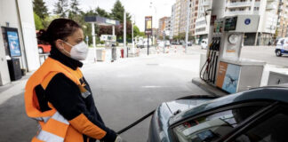 SE REQUIEREN PISTEROS(AS) PARA ESTACIÓN DE SERVICIO, JORNADA COMPLETA empleada para estacion de gasolina, despacho de combustible atencion al cliente used for gas station, fuel dispatch customer service pisteros pisteras