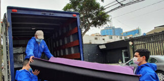 SE SOLICITA AYUDANTE PARA FÁBRICA DE MUEBLES, TAREAS DE CARGA Y DESCARGA operarios de carga y descarga para almacen de muebles loading and unloading operators carga y descarga de muebles