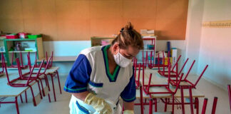 Limpieza de escuelas personal para limpieza de escuelas School cleaning staff for school cleaning