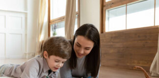 SE NECESITA NIÑERA PARA TRABAJAR MEDIO TIEMPO 3 VECES POR SEMANA EN CASA DE FAMILIA niñera babysitter
