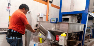 SE NECESITA OPERARIO PARA FÁBRICA DE HIELO, JORNADA COMPLETA. COMIENZO INMEDIATO, BUEN PAGO operario para fabrica de hielo ice maker operator