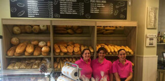 SE SOLICITA CAJERA(O) PARA PANADERÍA/CAFETERÍA, JORNADA COMPLETA. SE OFRECE BUEN SUELDO personal para panaderia y cafeteria staff for bakery and cafeteria