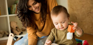 SE NECESITA NIÑERA MEDIO TIEMPO, DE LUNES A VIERNES DE 12:00 A 16:30 HS ninera babysitter niñera externa niñera medio tiempo part time job