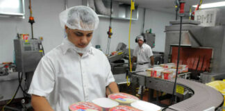 SE SOLICITA PERSONAL DE PRODUCCIÓN Y EMPAQUE DE HELADOS (HOMBRES Y MUJERES), JORNADA COMPLETA personal de produccion y empaque de helados production and packaging staff