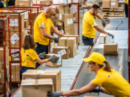 Personal De Empaque hombres y mujeres Packing staff men and women empacadores empacadoras empresa de distribucion packers distribution company