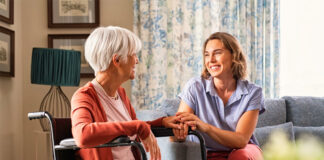 SE NECESITAN CUIDADORAS DOMICILIARIAS (5 VACANTES), TRABAJO A TURNOS 2 Y 5 DÍAS A LA SEMANA. BUEN SUELDO cuidadoras cuidadora por horas cuidadora de adultos mayores hourly caregivers caregivers of older adults