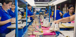 SE SOLICITAN EMPACADORES PARA FABRICA DE CALZADO (AMBOS SEXOS), MEDIO TIEMPO Y/O TIEMPO COMPLETO empacadores de zapatos packers personal para fabrica de zapatos