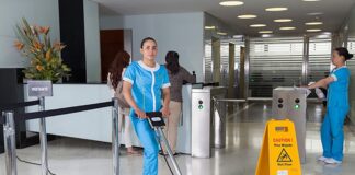 SE BUSCA PERSONAL DE LIMPIEZA FEMENINO, JORNADA MEDIO TIEMPO. PERSONA CON ACTITUD PROACTIVA Y QUE RESIDA EN LA ZONA Personal de limpieza femenino cleaning staff limpieza de oficinas office cleaning staff