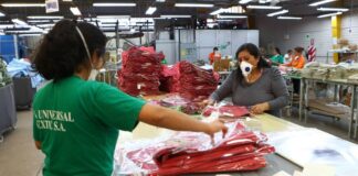 SE SOLICITAN TRABAJADORES PARA EMPAQUETADO DE ROPA (HOMBRES Y MUJERES), NO SE REQUIERE EXPERIENCIA Trabajadores para empaquetado de ropa Personal Para Fabrica de Ropa, control de calidad, cortadores Personnel For Clothing Factory, quality control, cutters