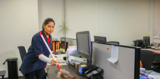 SE SOLICITA PERSONAL DE LIMPIEZA 5 HORAS DIARIAS (HOMBRES Y MUJERES), DE LUNES A VIERNES. TURNO DE MAÑANA Personal de Limpieza medio tiempo empleo de limpieza part time cleaning staff