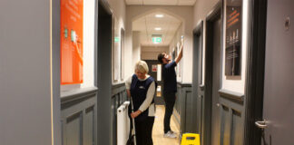 SE BUSCA PERSONAL DE LIMPIEZA CON O SIN EXPERIENCIA (HOMBRES Y MUJERES), MEDIO TIEMPO Y COMPLETO. EMPRESA DE SERVICIOS Personal de limpieza para empresa de servicios cleaning staff empleo de limpieza hombres y mujeres female and male cleaning staff