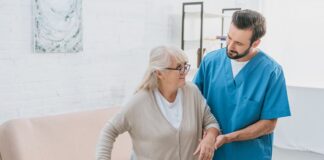 SE BUSCAN CUIDADORAS/ES TIEMPO PARCIAL Y COMPLETO, CON O SIN EXPERIENCIA PARA RESIDENCIA DE MAYORES cuidadoras cuidadores para residencia de adultos mayores caregivers for nursing homes