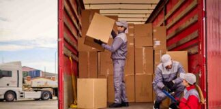 descargadores de cajas Ayudantes empresa de mudanzas embalaje carga y descarga Helpers moving company packing loading and unloading