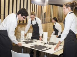 camareros camareras para hotel female and male staff hotel waiters