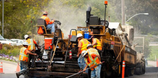 SE SOLICITA TRABAJADOR DE CONSTRUCCIÓN PARA PAVIMENTACIÓN (CON O SIN EXPERIENCIA). FULL TIME, BUEN PAGO POR HORAS Trabajador de construccion de carreteras pavimentos construction