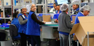 SE NECESITAN OPERARIOS/AS DE LÍNEA DE PRODUCCIÓN Y ENVASADO (EXPERIENCIA MÍNIMA). HORARIOS ROTATIVOS, MAÑANA Y TARDE DE LUNES A VIERNES Operario-de-envasado-operarios-y-operarias-de-envasado-male-and-female-packaging-workers-packaging-operators