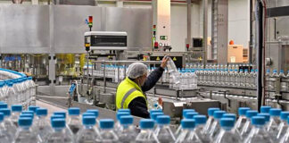 SE SOLICITAN OPERARIOS/AS DE PRODUCCIÓN PARA EMBOTELLADORA (CON O SIN EXPERIENCIA). TURNOS DIURNO Operarios de Produccion Trabajadores Para Embotelladora de Agua Water Bottling Workers female and male staff