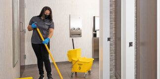 SE BUSCA PERSONAL DE LIMPIEZA 6 HORAS DIARIAS, ASEO DE INDUSTRIA Y COMERCIO. INCORPORACIÓN INMEDIATA Personal de limpieza female and male cleaning staff