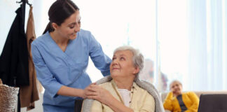 SE SOLICITA CUIDADORES/AS CON O SIN EXPERIENCIA, PARA TAREAS DE ATENCIÓN Y CUIDADO DE ADULTOS MAYORES, TURNO DIURNO cuidadora-domiciliaria-home-care-cuidadora-de-adultos-mayores-home-care-