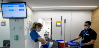 SE NECESITA OPERARIOS PARA LIMPIEZA DE CLINICA (HOMBRES Y MUJERES) PARA CUBRIR UNA VACANTE, MEDIA JORNADA limpieza-de-clinicas-personal-de-limpieza-para-centro-de-salud-cleaning-female-and-male-cleaning-staff-limpiador-limpiadora-limpiadores