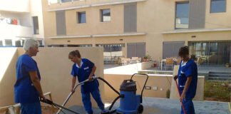 SE NECESITA PERSONAL DE LIMPIEZA 4 HORAS DIARIAS (AMBOS SEXOS), TURNO TARDE. SE OFRECE CAPACITACIÓN CONSTANTE, 3 VACANTES Personal de limpieza hombres y mujeres female and male Cleaning Staff