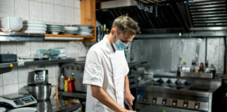 SOLICITAMOS COCINERO PARA IMPORTANTE EMPRESA, TIEMPO COMPLETO. INCORPORACIÓN INMEDIATA cocinero