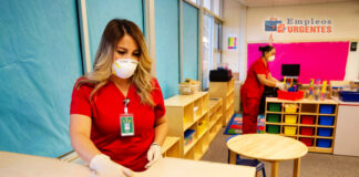 SE SOLICITAN HOMBRES Y MUJERES PARA LIMPIEZA DE ESCUELAS (CON O SIN EXPERIENCIA), 4 HORAS DIARIAS, DE 6:00 PM A 10:00 PM personal de limpieza para escuelas