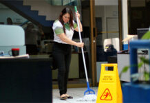 personal de limpieza para oficinas office cleaning staff