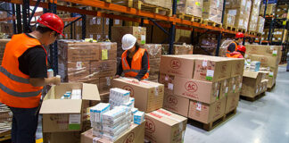 SE REQUIERE OPERARIOS DE ALMACÉN (FEMENINO O MASCULINO), TIEMPO PARCIAL O COMPLETO. BUENA REMUNERACIÓN Operarios de almacen warehouse staff hombres y mujeres empaque etiquetado y mas
