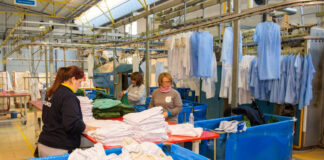 SE NECESITAN AYUDANTES DE LAVANDERÍA (HOMBRES Y MUJERES), PARA TAREAS GENERALES EN IMPORTANTE HOTEL. TIEMPO COMPLETO asistente de lavanderia Laundry Assistant