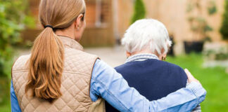 cuidadores de adultos mayores Caregivers of the elderly