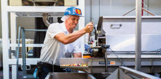 SE SOLICITAN TRABAJADORES PARA FÁBRICA DE DULCES (HOMBRES Y MUJERES), TAREAS GENERALES DE PRODUCCIÓN Y EMBALAJE. POCA EXPERIENCIA, PART TIME Y FULL TIME trabajadores para fabrica de dulces Candy Factory Workers