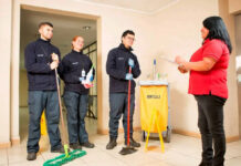 Empleadas de limpieza Personal de limpieza hombres y mujeres Cleaning Staff