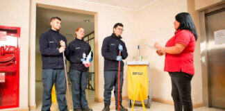 SE BUSCA PERSONAL DE LIMPIEZA MEDIA JORNADA (HOMBRES Y MUJERES), TURNOS ROTATIVOS. CAPACITACIÓN CONSTANTE Personal de limpieza hombres y mujeres Cleaning Staff