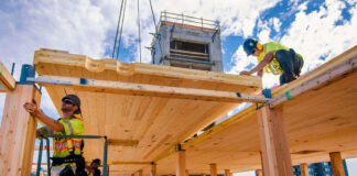 SE NECESITAN 2 AYUDANTES/APRENDICES DE REMODELACIÓN (CON O SIN EXPERIENCIA), TURNO DE 8 HORAS DE LUNES A VIERNES ayudantes aprendices de remodelaciones de la construcción remodelaciones Personal para construcción construction staff personal para empresa constructora