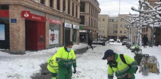 SE SOLICITAN 4 TRABAJADORES DE LIMPIEZA DE NIEVE (HOMBRES Y MUJERES), CON O SIN EXPERIENCIA. BUEN PAGO POR HORA Trabajadores para limpieza de nieve trabajador para remoncion de nieve Snow Removal Worker