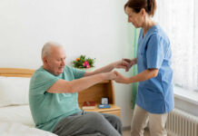 cuidadoras para asistir a paciente adulto geriatricoelderlycaregiver