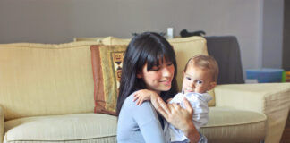 SE SOLICITA NIÑERA PARA CUIDO DE BEBE, MEDIO TIEMPO DE LUNES A VIERNES EN LAS MAÑANAS Ninera para bebe babysitter for baby care cuidadado de bebe