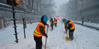 SE BUSCAN OBREROS PARA LIMPIEZA DE NIEVE, NO SE REQUIERE EXPERIENCIA. SE CAPACITARÁ, EXCELENTE PAGO Obreros Para Limpieza De Nieveconstruction snow cleaning