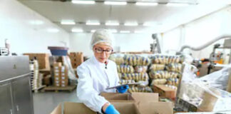 SOLICITAMOS OPERARIOS/AS PARA ENVASADO Y EMPAQUETADO DE PRODUCTOS ALIMENTICIOS (POCA EXPERIENCIA), BUEN SUELDO Operarios/as Para Envasado y Empaquetado De Productos Alimenticios operators