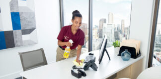 SE SOLICITA EMPLEADO/A DE LIMPIEZA (4 Y 8 HORAS DIARIAS), SE OFRECE BUENA REMUNERACIÓN Empleado/a De Limpieza cleaning employee