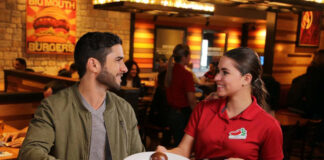SOLICITAMOS SALONERO CON O SIN EXPERIENCIA PARA RESTAURANTE, TIEMPO PARCIAL O COMPLETO Salonero